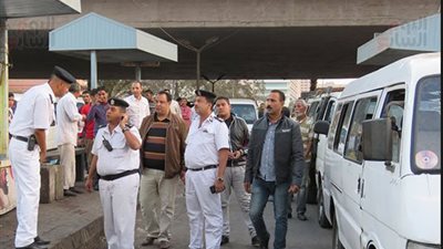 تكثيف التواجد الأمني بمواقف السيارات للاطمئنان على سير العمل بها