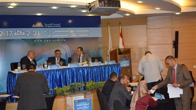 بالصور..بدء التصويت بانتخابات البورصة على مقعد الشركات العاملة 