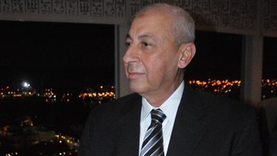 جولة مفاجئة لمحافظ أسوان للاطمئنان على تطبيق التعريفة المرورية الجديدة