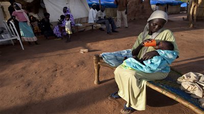 أطباء وموظفو إغاثة سودانيون يدعون لإعلان «الطوارئ» بعد تفشي «الكوليرا»