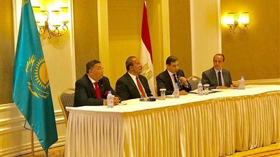 قابيل يدعو مستثمري كازاخستان للاستثمار فى السوق المصرى