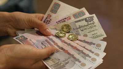 «المالية»: الحكومة ملتزمة بصرف علاوة الغلاء بنسبة 7% 