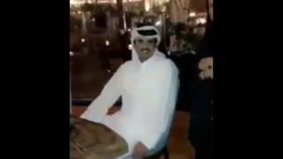 بالفيديو.. «تميم» في الشارع بعد المقاطعة العربية