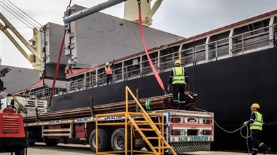 ميناء دمياط يستقبل 8 سفن للحاويات والبضائع العامة