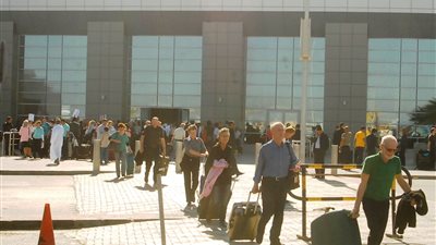 «سياحة البرلمان» تناقش أزمة تكدس السياح بمطار الغردقة