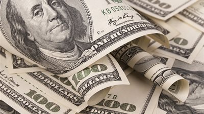 توقف انتعاش الدولار بعد وقائع اجتماع المركزي الأمريكي