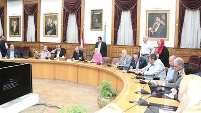 محافظ القاهرة: اﻷراضى المستردة أولوية لخدمة الأحياء ﻹنشاء خدمات لصالح المواطنين