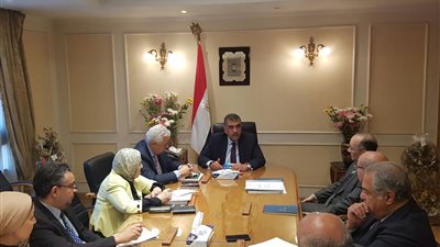 وزير قطاع الأعمال العام يجتمع بمجلس إدارة الشركة الشرقية للدخان