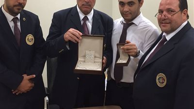 بالصور.. جمارك مطار القاهرة يحبط تهريب كمية من الألماس