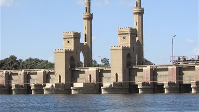 محافظ القليوبية يبحث مع «التنمية المحلية» تطوير القناطر