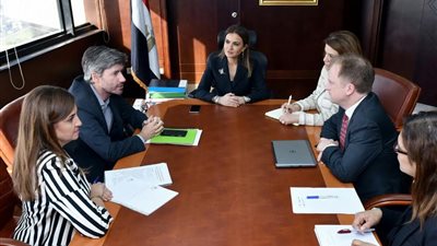 وزيرة الاستثمار تناقش آخر مستجدات تنفيذ برنامج «بيئة عمل أفضل»