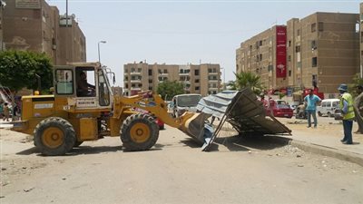 بالصور.. حملة لإزالة الإشغالات والمخالفات بالقاهرة الجديدة