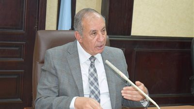 «محافظ البحر الأحمر» يوجه بسرعة الانتهاء من الأعمال الإنشائية بالغردقة