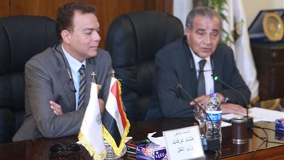 وزيرا النقل والتموين يبحثان تدعيم وتنشيط عمليات نقل السلع التموينية