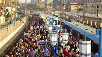 «مترو الأنفاق» يعاني بسبب الموجة الحارة