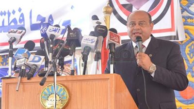 محافظ مطروح يفتتح مشروع إنارة قرية «أجعوين» شرقي المدينة