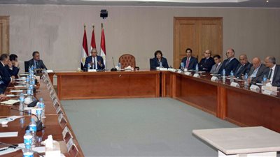 قابيل يستعرض مع 44 من سفراء مصر دعم منظومة الصناعة والتجارة الخارجية