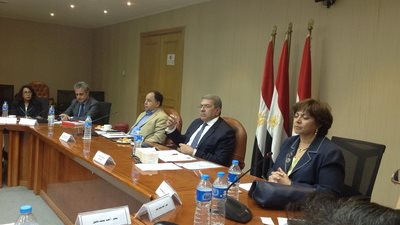 «الجارحي» يستعرض خطط الإصلاح الاقتصادي مع السفراء بالخارج