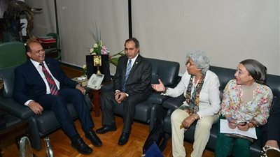 محافظ مطروح يلتقى وفد الصندوق الدولي لإقامة مشروعات تنموية بـ 65 مليون دولار