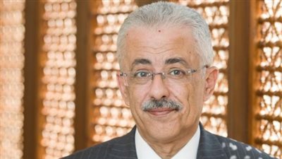 «شوقى» يوجه بتحسين مهارات القراءة والكتابة لتلاميذ الابتدائية