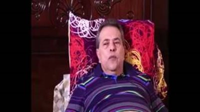 بالفيديو.. توفيق عكاشة على فراش المرض يعتذر لأحمد أبو هشيمة ويندم على ما فات 