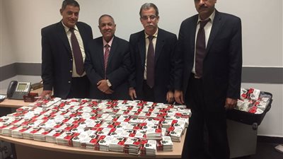 بالصور..إحباط تهريب «2000 كارت ميموري» بمطار القاهرة