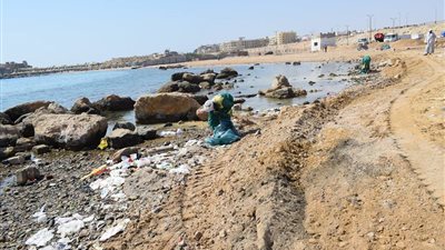 الوحدة المحلية بالغردقة تطور شاطئ 4 بمشاركة «المقاولون العرب»