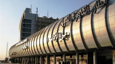سلطات مطار القاهرة تبدأ تطبيق قرار دخول القطريين بتأشيرات مسبقة