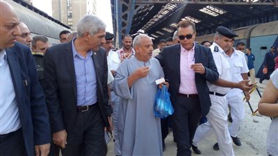 «عرفات»: أولوية لتطوير محطات السكك الحديدية