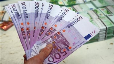 اليورو يرتفع لأعلى مستوى في عامين