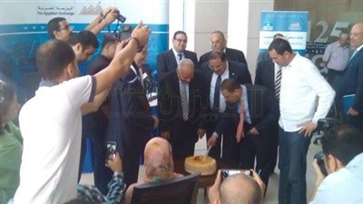 اليوم.. عمران يفتتح مؤتمر حصاد البورصة ويكرم مجلس الإدارة القديم