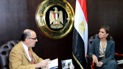 وزيرة الاستثمار تتفق مع السفير المكسيكي على إقامة مجلس استثماري بين الدولتين