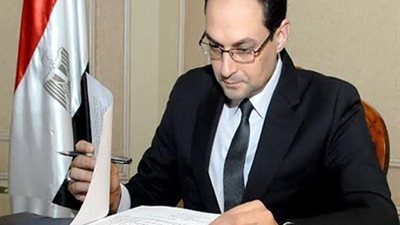 التنظيم والإدارة تعلن قواعد تعيين مصابي الثورة وأسر الشهداء