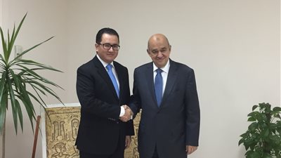 سفير كازاخستان: نأمل بفتح خط طيران مباشر مع مصر لزيادة الرحلات السياحة