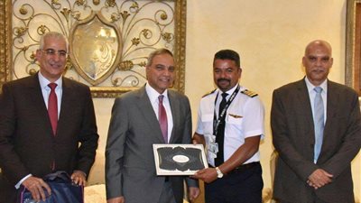 بالصور.. «مصر للطيران» تكرم موظفيها لإرتفاع معدل تشغيل رحلاتها