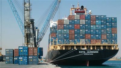 ميناء دمياط يستقبل 8 سفن للحاويات والبضائع العامة