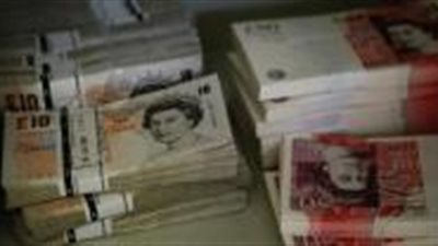 الاسترليني يهبط لأدنى مستوى في 9 أشهر مقابل اليورو