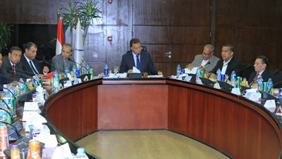 عرفات يترأس «الجمعية العامة للشركة القابضة» لمشروعات الطرق والكباري