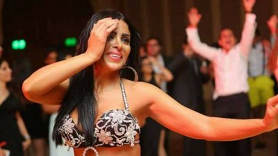 «رقص وعري» بحفل تخرج مدرسة الألسن