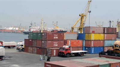 «وزير النقل» يبحث مع مسئولي «ماك اوبتك» إنشاء ميناء نهري بالأسكندرية