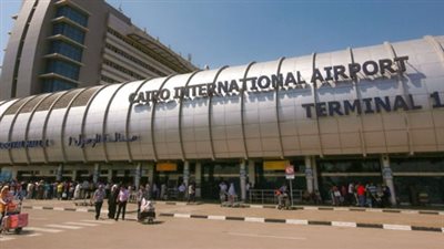 جمارك القاهرة تحبط تهريب كمية من الأحجار الكريمة 