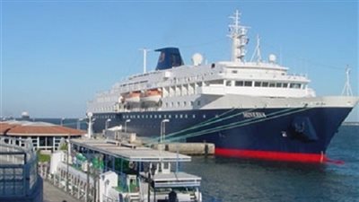 وصول وسفر 2000 راكب و194 شاحنة بموانيء البحر الأحمر