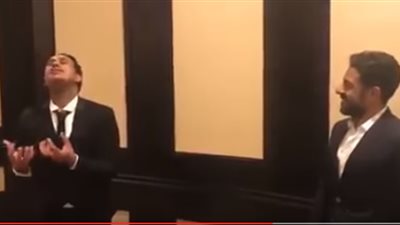  بالفيديو.. محمود الليثى يتحدى حماقى بغناء اغنية له 