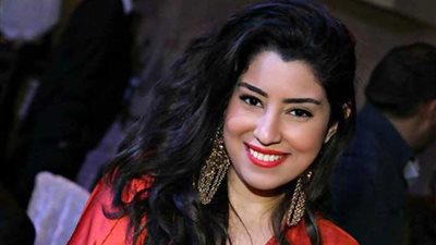 «أيتن عامر» تدعم عمرو دياب بطريقتها الخاصة