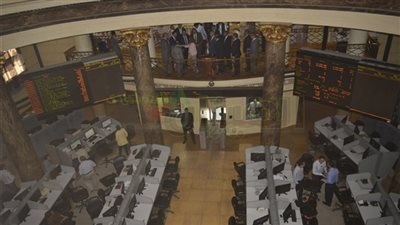 خبير سوق مال يتوقع استمرار الحركة العرضية لـ«EGX30» بجلسة اليوم