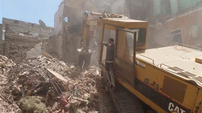 النيابة تأمر بالتحفظ على موقع المنزل المنهار بسوهاج وتشكل لجنة لمعاينته