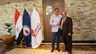 «بتروجت» تبحث التعاون في التصنيع البحري مع إيطاليا