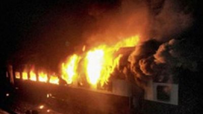 بالصور .. «لعنة القطارات» تتواصل.. حريق بقطار القاهرة أسوان 