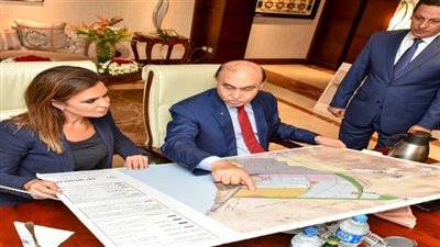 نصر ومميش يناقشان الخطة الاستثمارية لمجموعة موانئ دبى العالمية بالمنطقة الاقتصادية لقناة السويس