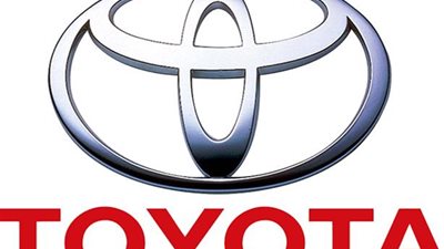 تويوتا تخترع أداة تساعد على التقاط الأشياء التي تسقط بين مقاعد السيارة